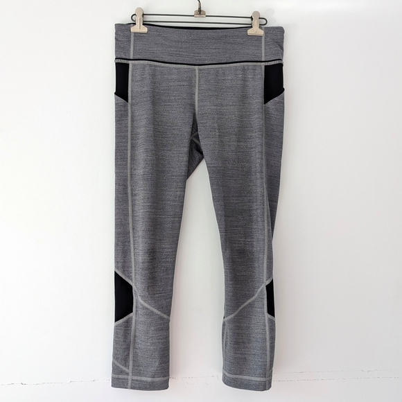 Lululemon Pace Rival Crop 22"
Heathered Black / Black ~ Size 8 - Picture 2 of 10